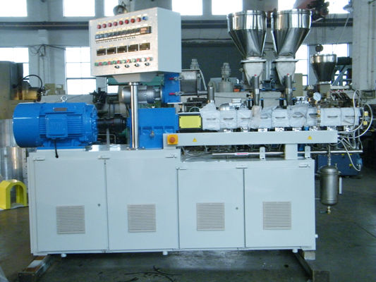 中国 実験室スケールの双生児ねじ押出機、実験室の押出機機械5-10kg/hr サプライヤー